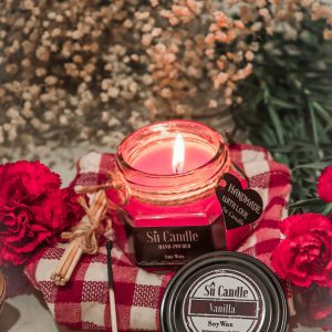 شمع قرمز وانیل با فیتیله چوبی