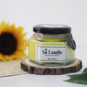 شمع زرد لیمو با فیتیله چوبی