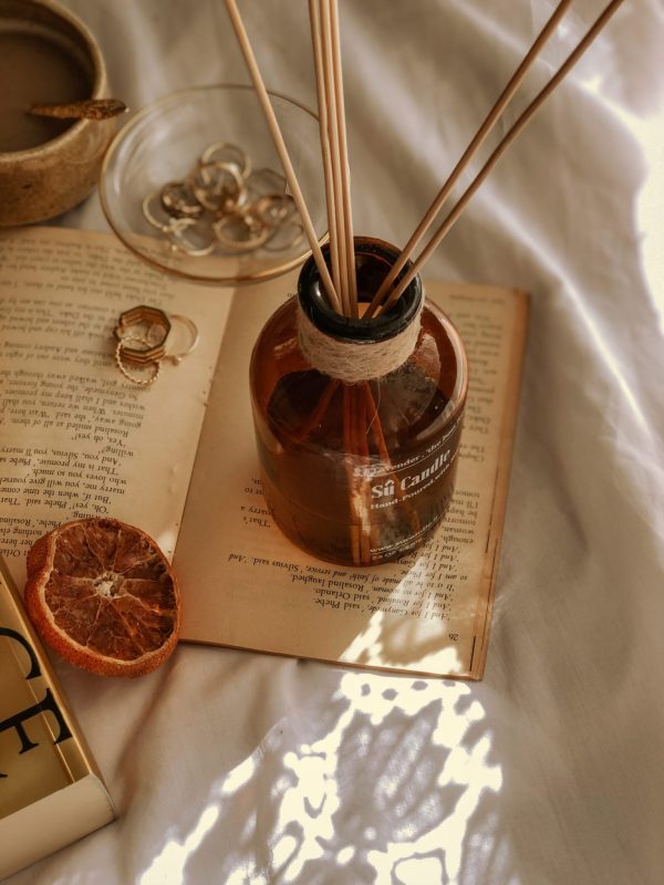 خوشبوکننده چوبی شیشه قهوه ای