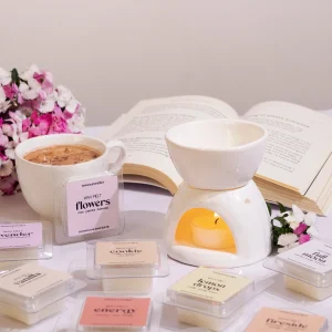 اسانس جامد سو با ۲۲ گرم موم سویا و ترکیب رایحههای ۱۰۰٪ طبیعی ساخته شده و بهترین گزینه برای تست رایحهها قبل از خرید شمعها و خوشبوکنندههای بزرگتر است. ۱۰ رایحه تخصصی سو، ماندگار، بدون سردرد و مناسب استفاده در اسانسوز.• پخش بوی قوی و سریع • بدون افزودنی مضر • ماندگاری بالا • مناسب آرامش، تمرکز، کاهش استرس • تولید دستساز و با فرمولاسیون اختصاصی سو اسانس جامد سو – ۱۰ رایحه طبیعی